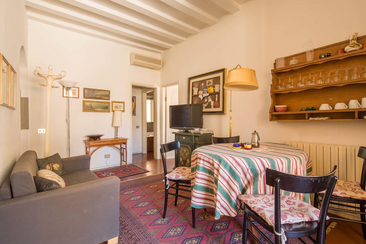 Typical Florentine Apartment Florence Exterior photo
